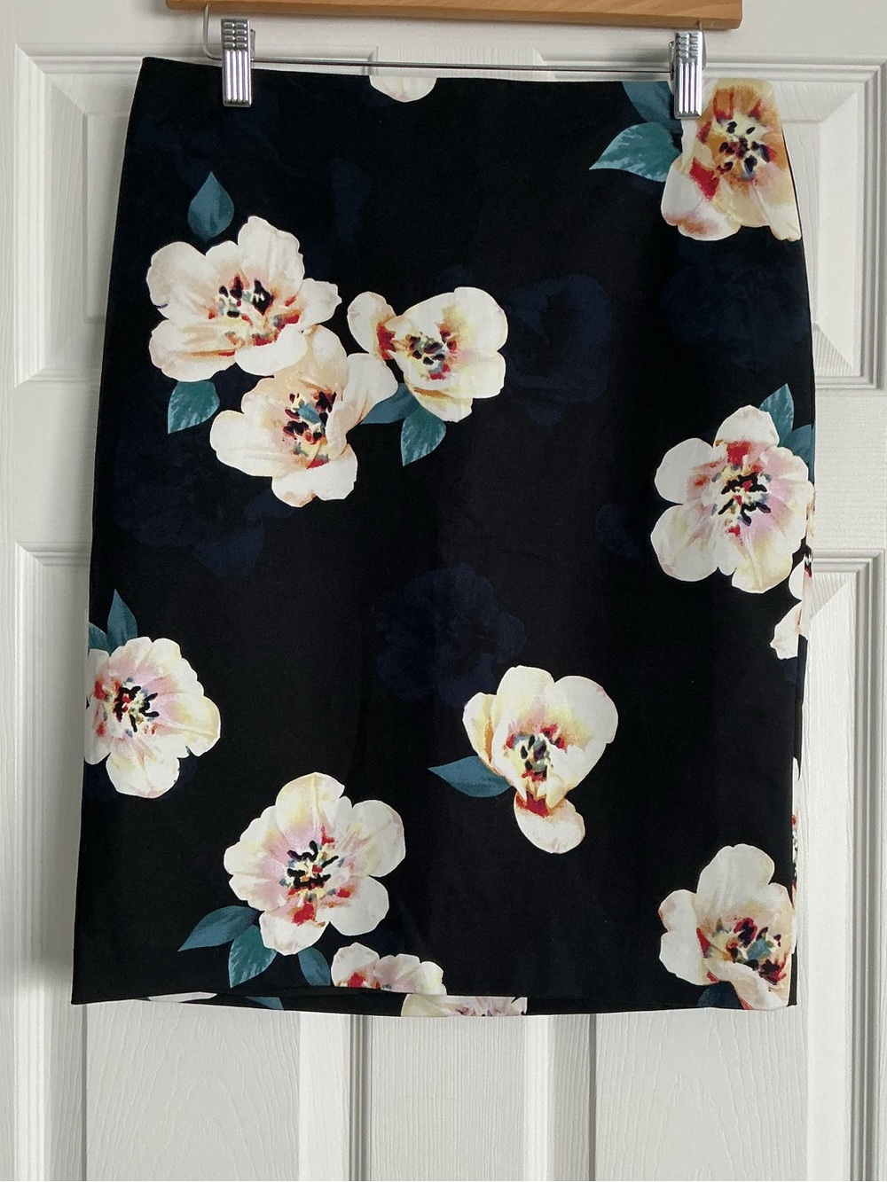 Lord & Taylor Black Cream Floral Print Hawaii🌸 Midi Skirt Petite Size 6P NWOT